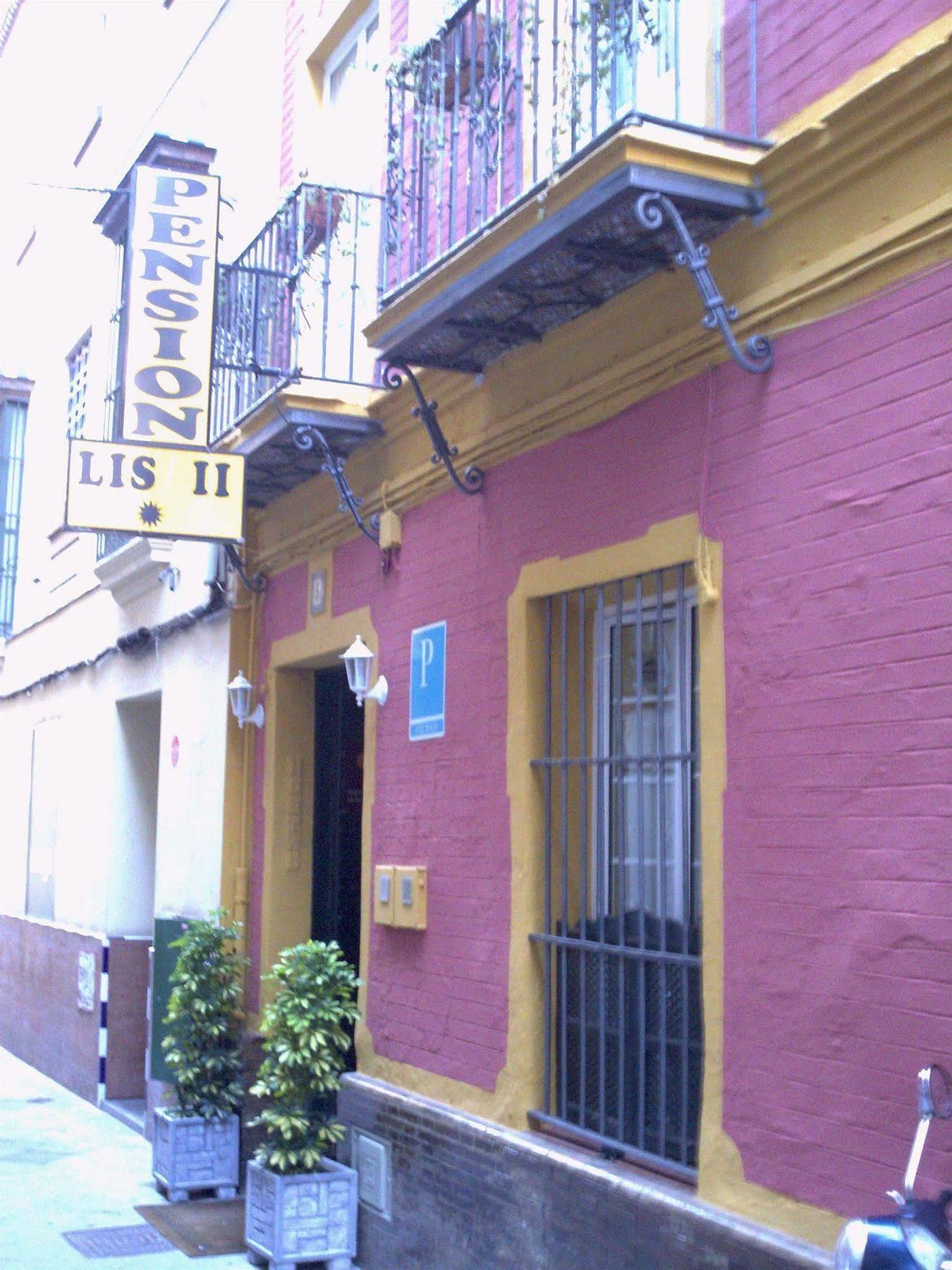 Pension Lisdos Sevilla Buitenkant foto