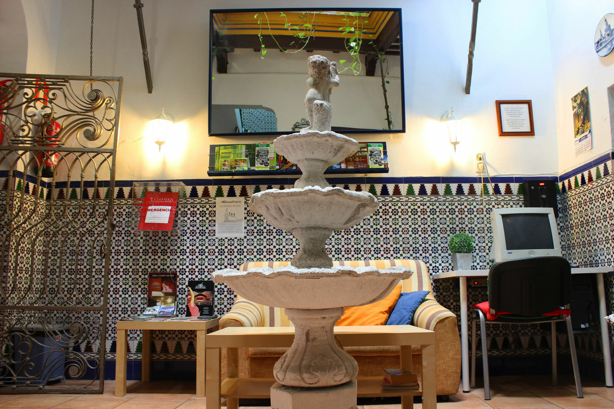 Pension Lisdos Sevilla Buitenkant foto