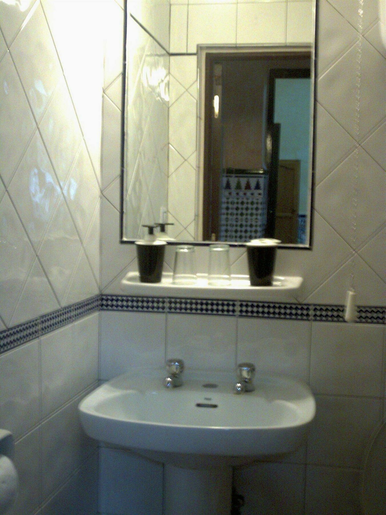 Pension Lisdos Sevilla Buitenkant foto