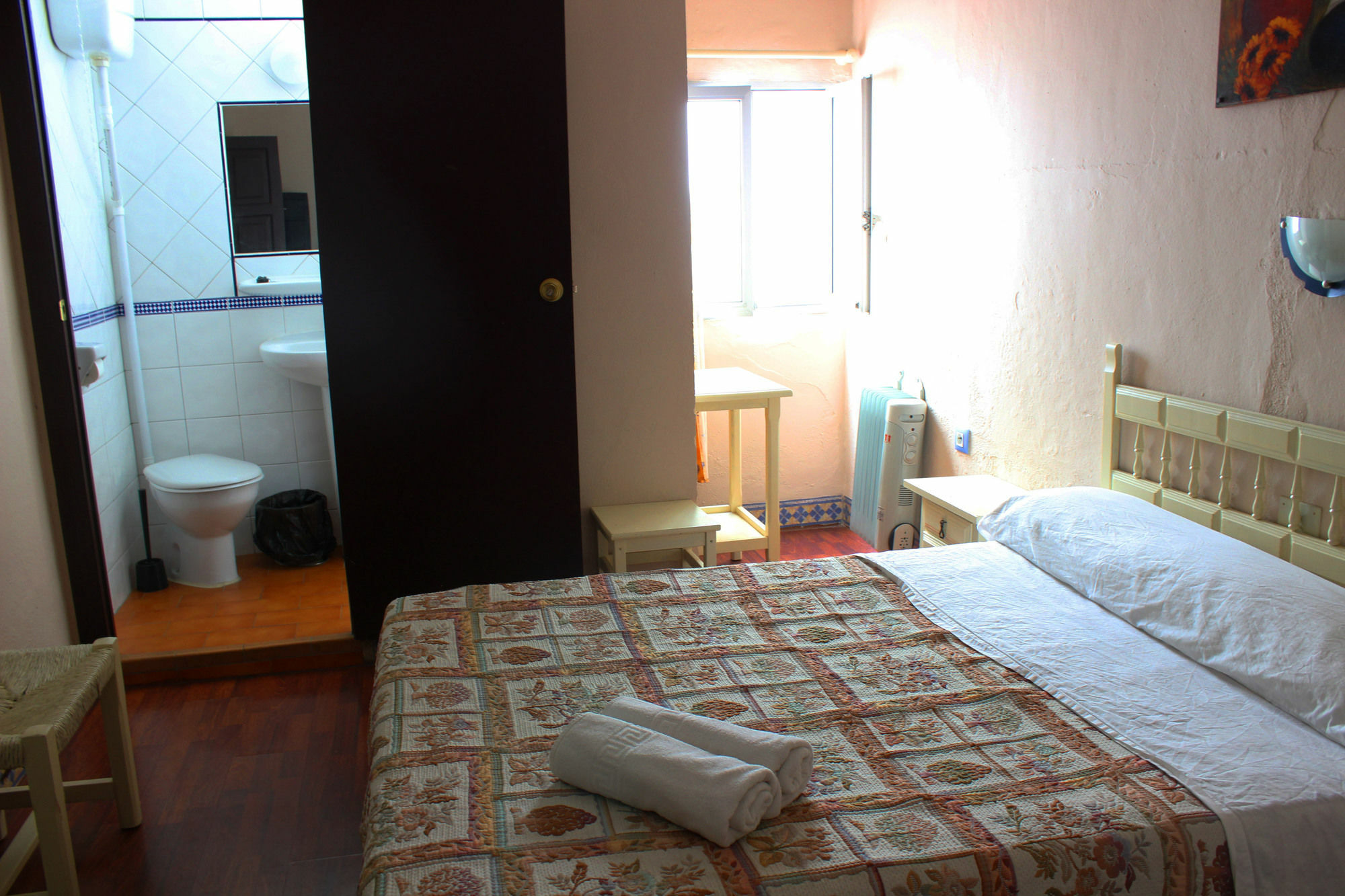 Pension Lisdos Sevilla Buitenkant foto