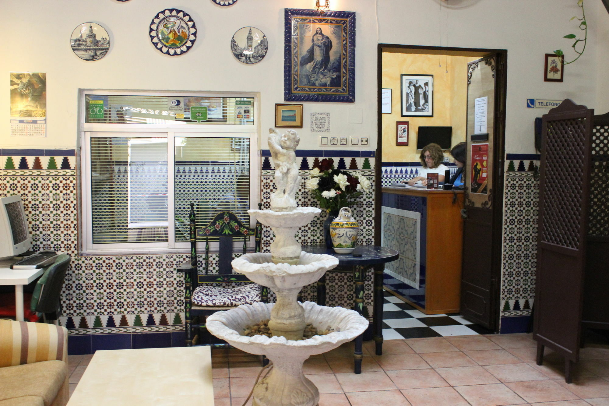 Pension Lisdos Sevilla Buitenkant foto