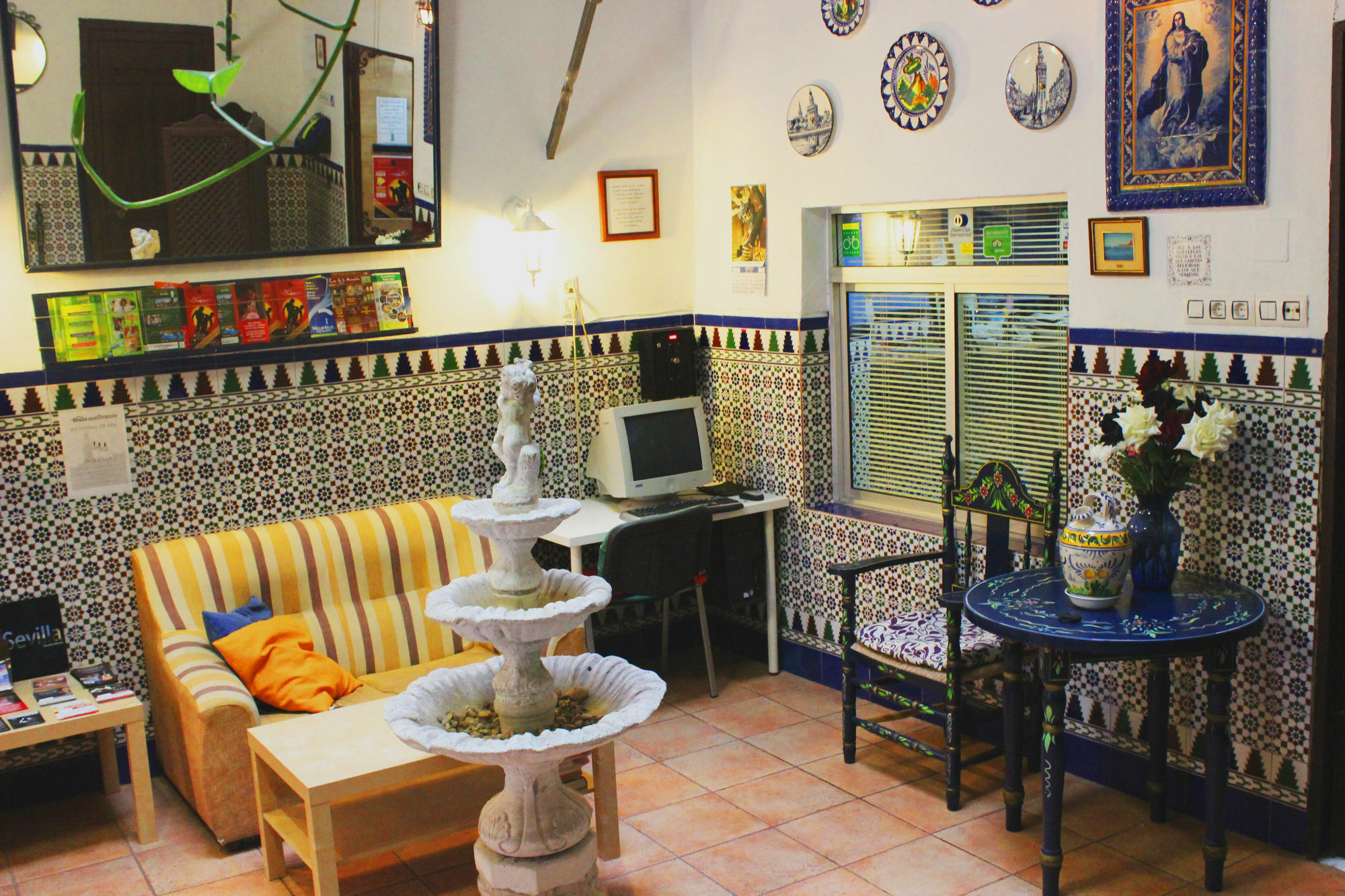 Pension Lisdos Sevilla Buitenkant foto